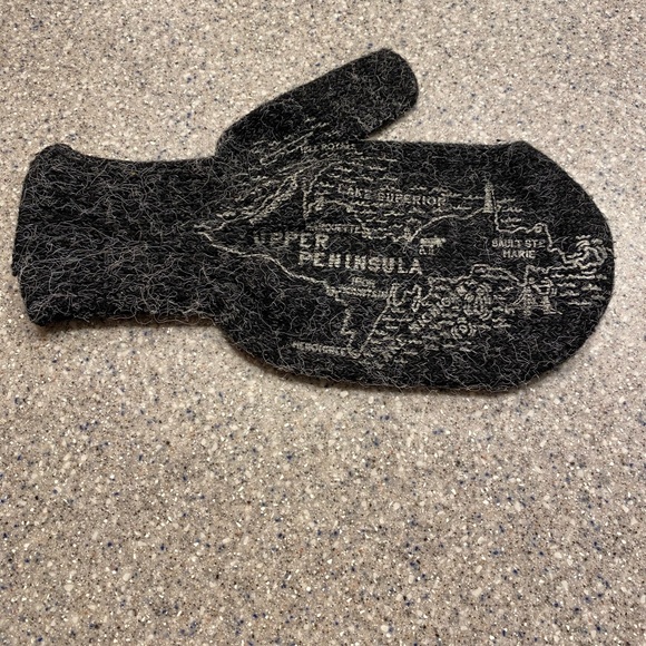 Michigan mittens, wool, warm and conversation piece! - Picture 3 of 6